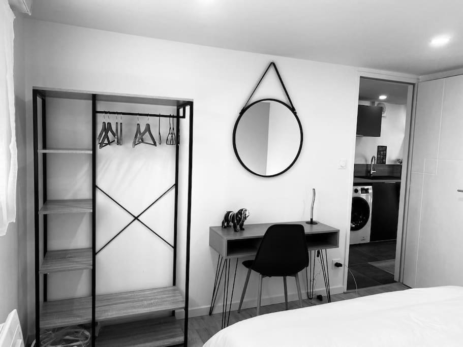 Ferienwohnung L'Atelier D'Emilie Bessines Exterior foto